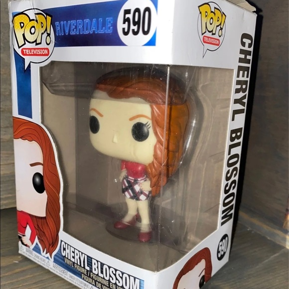 Funko Pop cheryl blossom #590 vinyl figurine - Picture 4 of 10